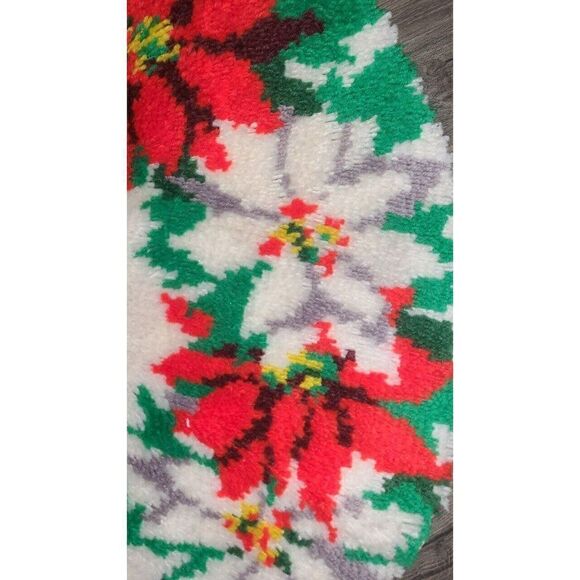 Vtg Latch Hook Christmas Tree Skirt Poinsettia 15" Completed Finished Xmas - Picture 5 of 5